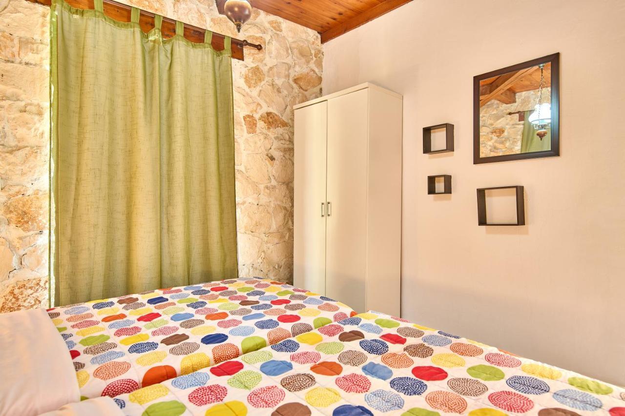 Gerakas Stone House Vasilikí